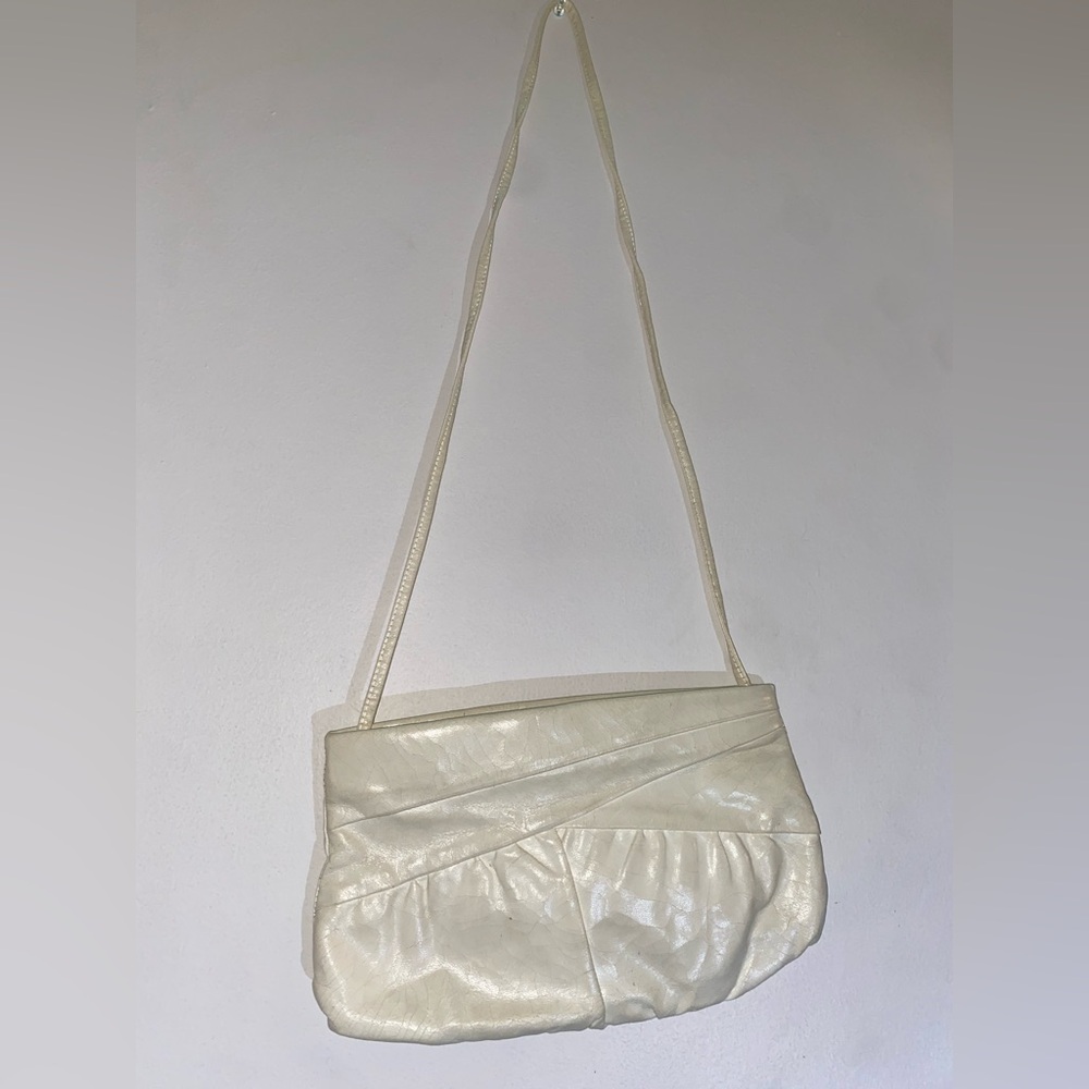 Cabrelli Canada Elegant Cream Shoulder Bag